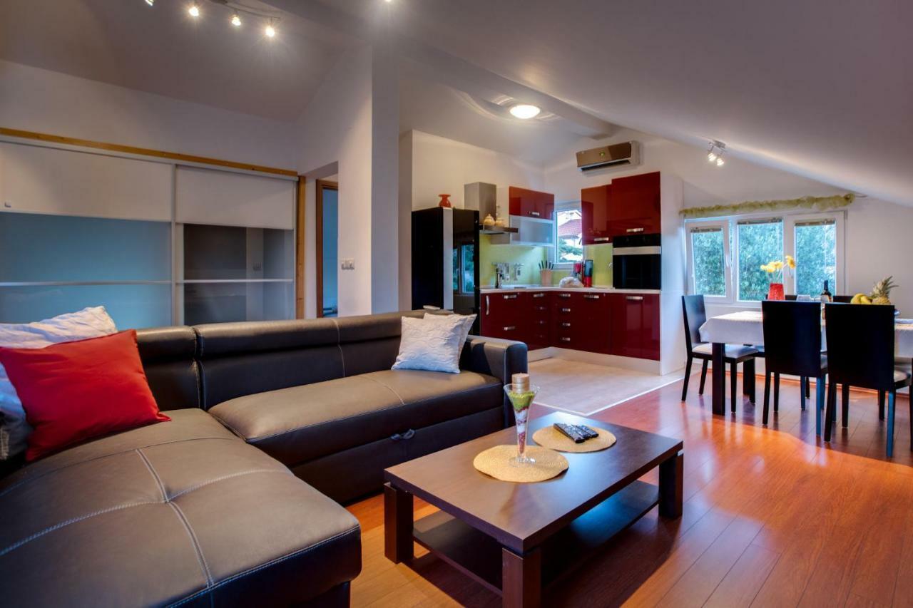 Apartman Nane Banjol Exterior photo