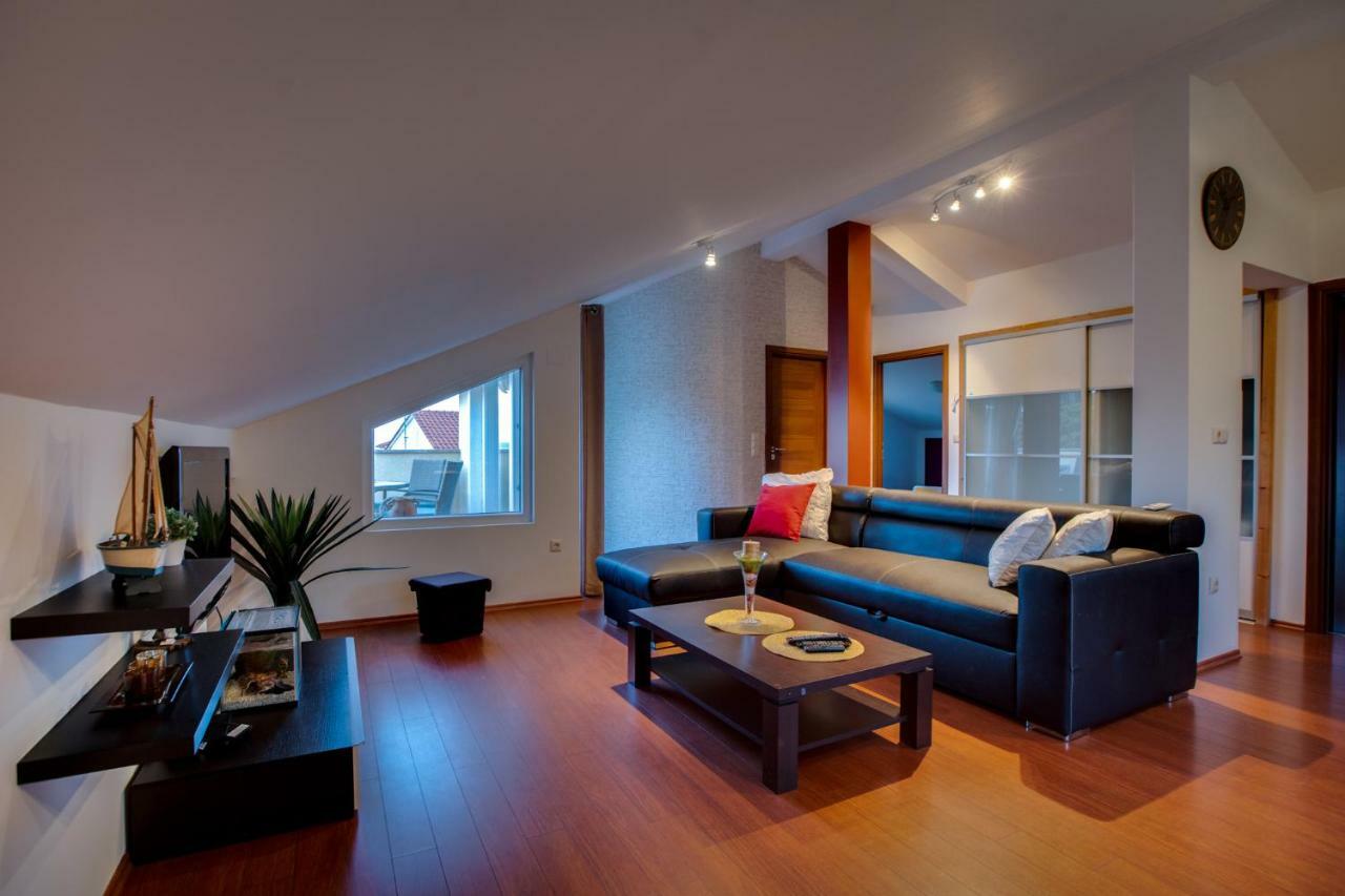 Apartman Nane Banjol Exterior photo