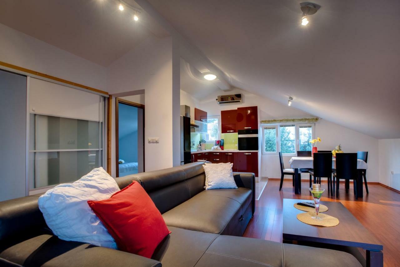 Apartman Nane Banjol Exterior photo