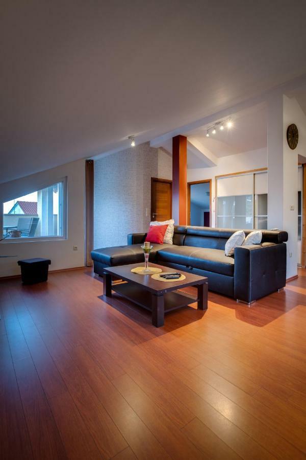 Apartman Nane Banjol Exterior photo