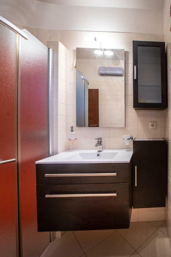 Apartman Nane Banjol Exterior photo